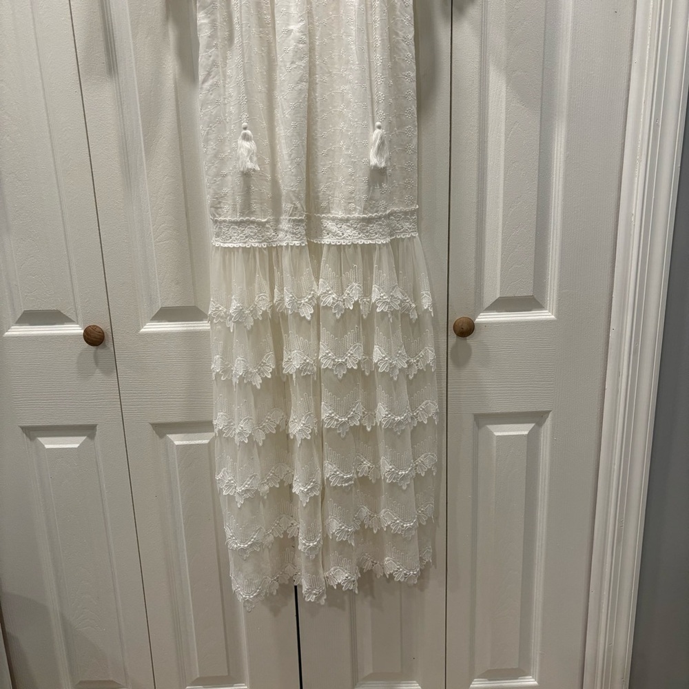 Elegant White Lace Maxi Dress - Picture 8 of 10
